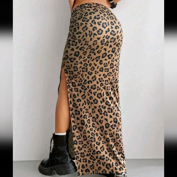 Women's Streetwear Sexy Leopard Print Ruched Slit Maxi Skirt, Music Festival - Picture 2 of 4